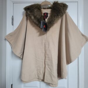 Adrienne Landeu NWT Faux Fur Removable Collar Cape Poncho.